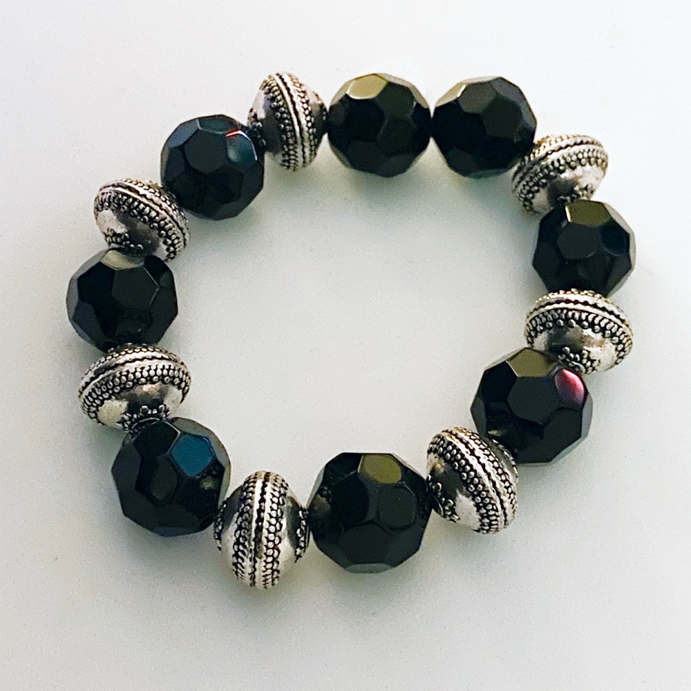 Elegant Black and Silver Beaded Bracelet